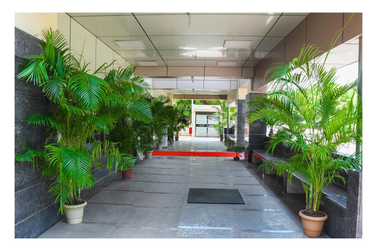 Hotel Sr Tiruchendur Tiruchchendūr Extérieur photo