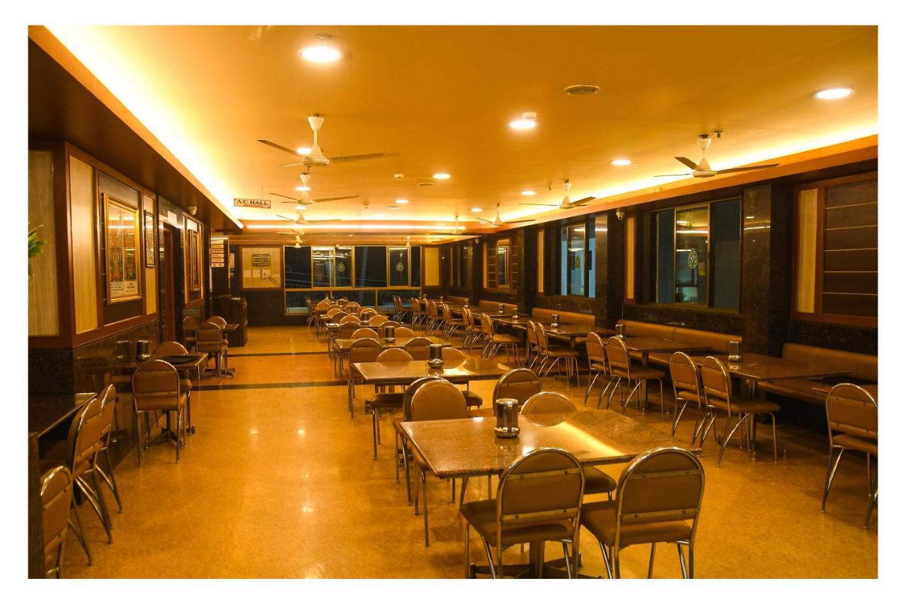 Hotel Sr Tiruchendur Tiruchchendūr Extérieur photo