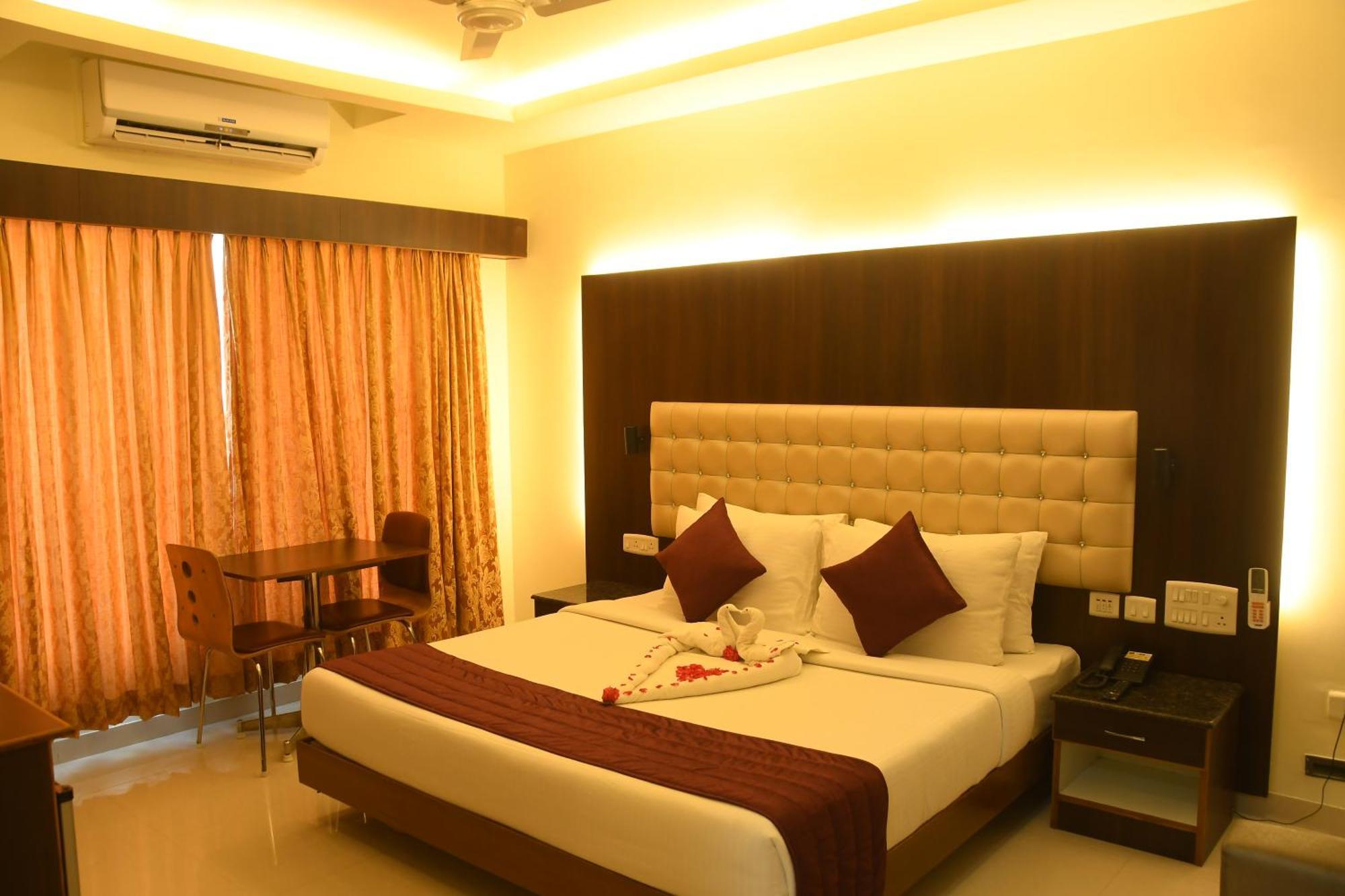 Hotel Sr Tiruchendur Tiruchchendūr Extérieur photo
