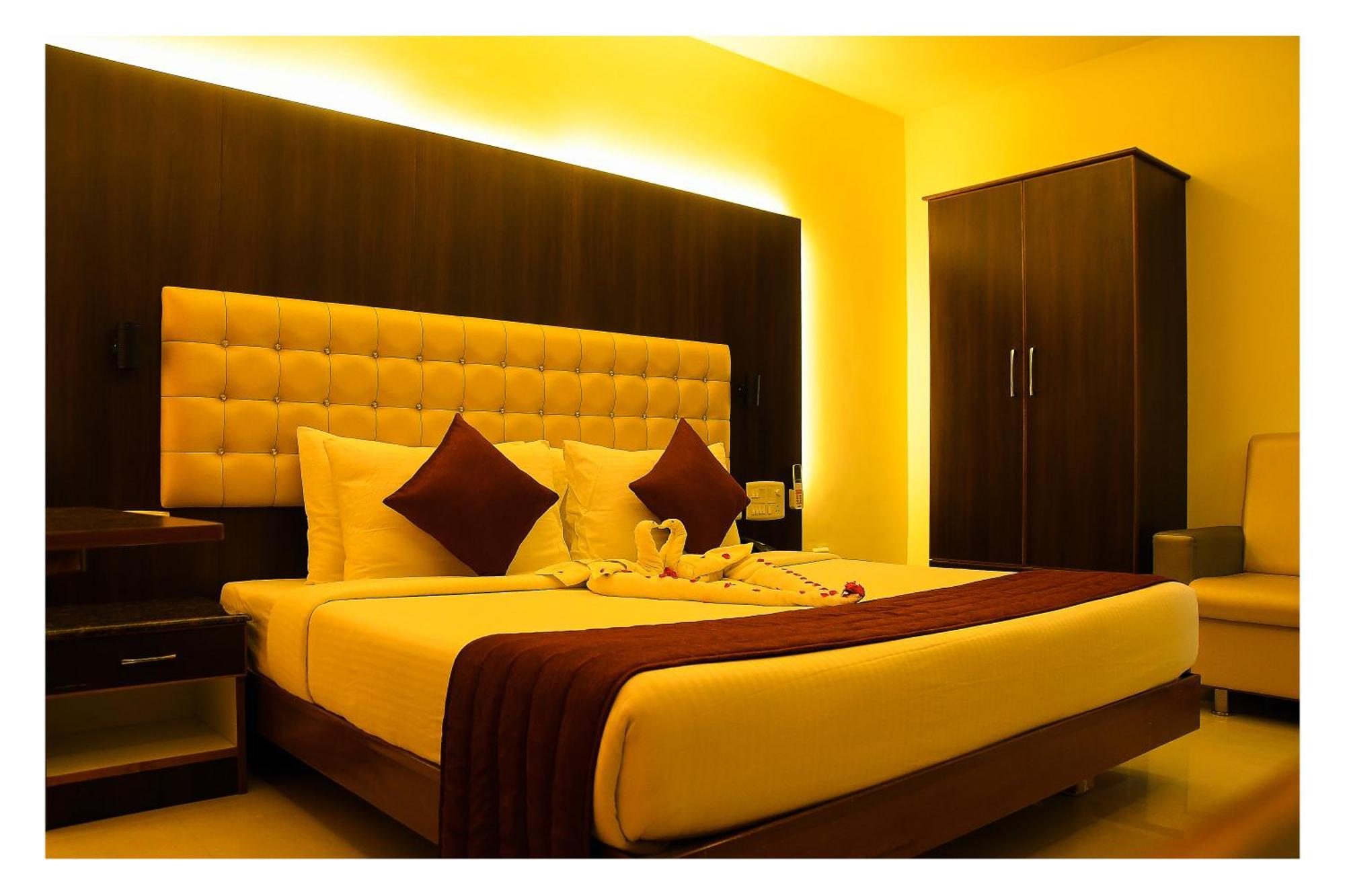 Hotel Sr Tiruchendur Tiruchchendūr Extérieur photo